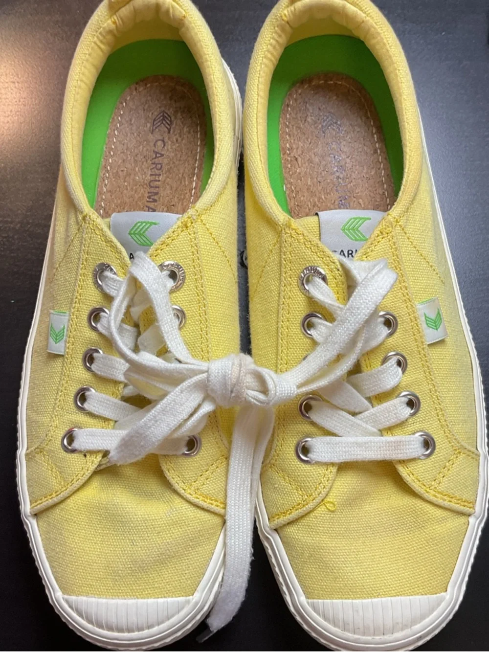 Cariuma OCA Low Top Sneakers Yellow Canvas Women’s Size 7 Casual Comfortable - Picture 2 of 11